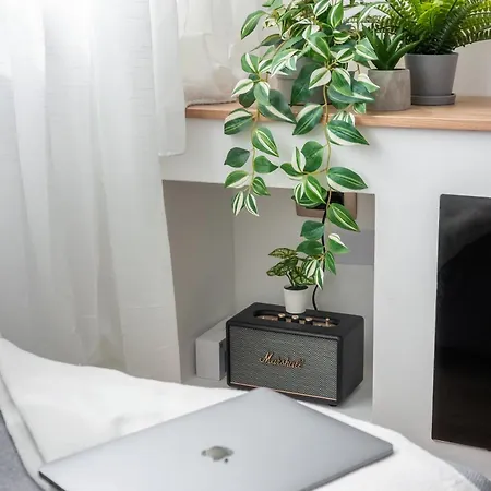 Ctrl Alt Retreat Apartment *