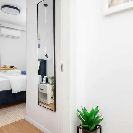 Ctrl Alt Retreat - 4 Star And Parking Apartment Split